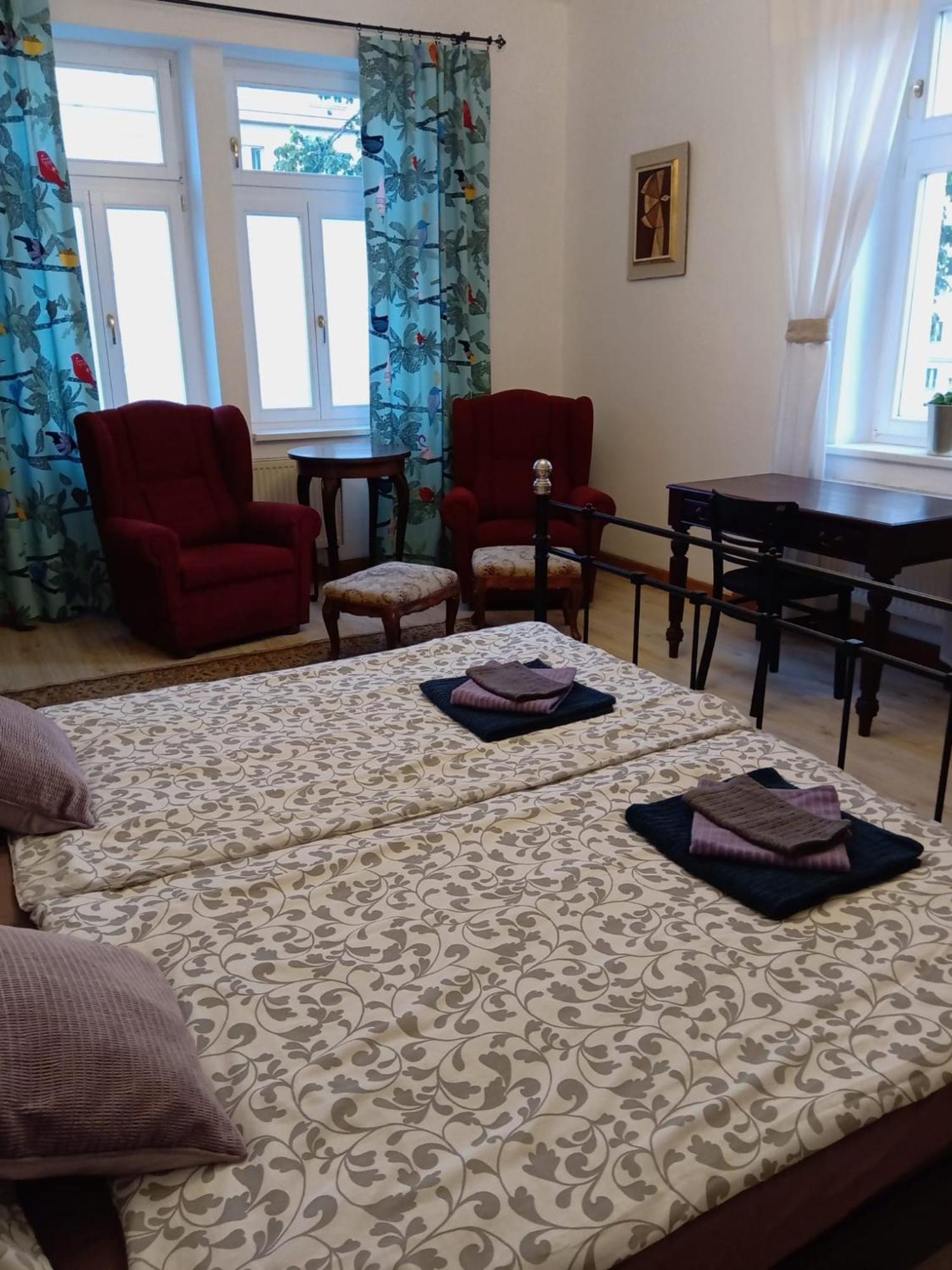 Historic Villa Apartments Praag Buitenkant foto
