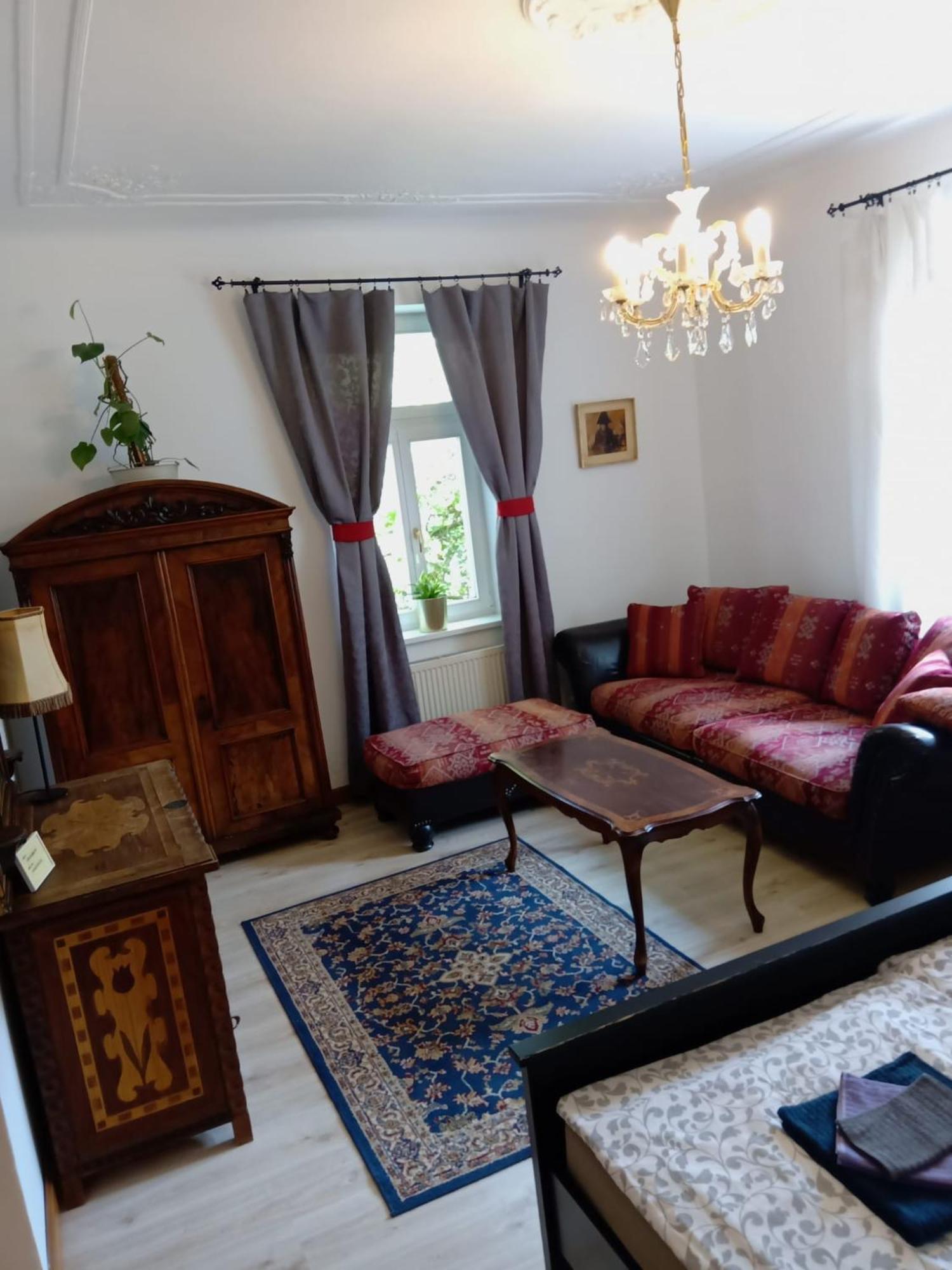 Historic Villa Apartments Praag Buitenkant foto